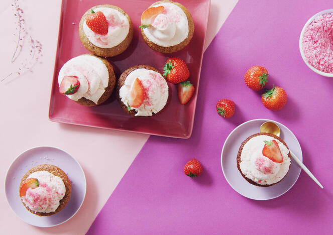 Tupperware Strawberry Lemon Cupcakes 