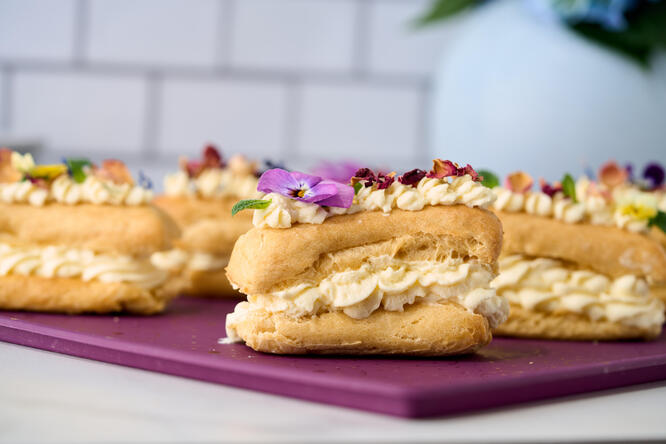 Tupperware Éclair (fylt vannbakkels) Éclairs de Páscoa